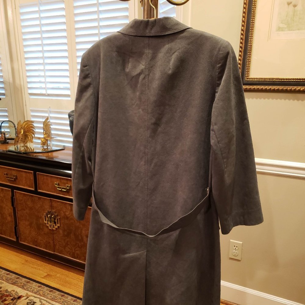 7 Designer Coats - Picture 6 of 15